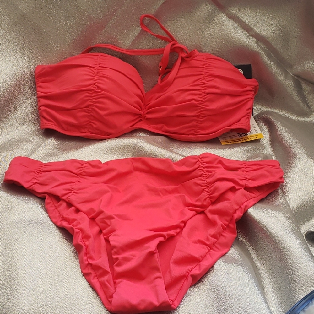 BIKINI - Picture 7 of 10